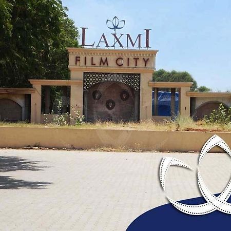 Laxmi Film City Resort Vadódara Exteriér fotografie