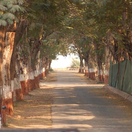 Laxmi Film City Resort Vadódara Exteriér fotografie