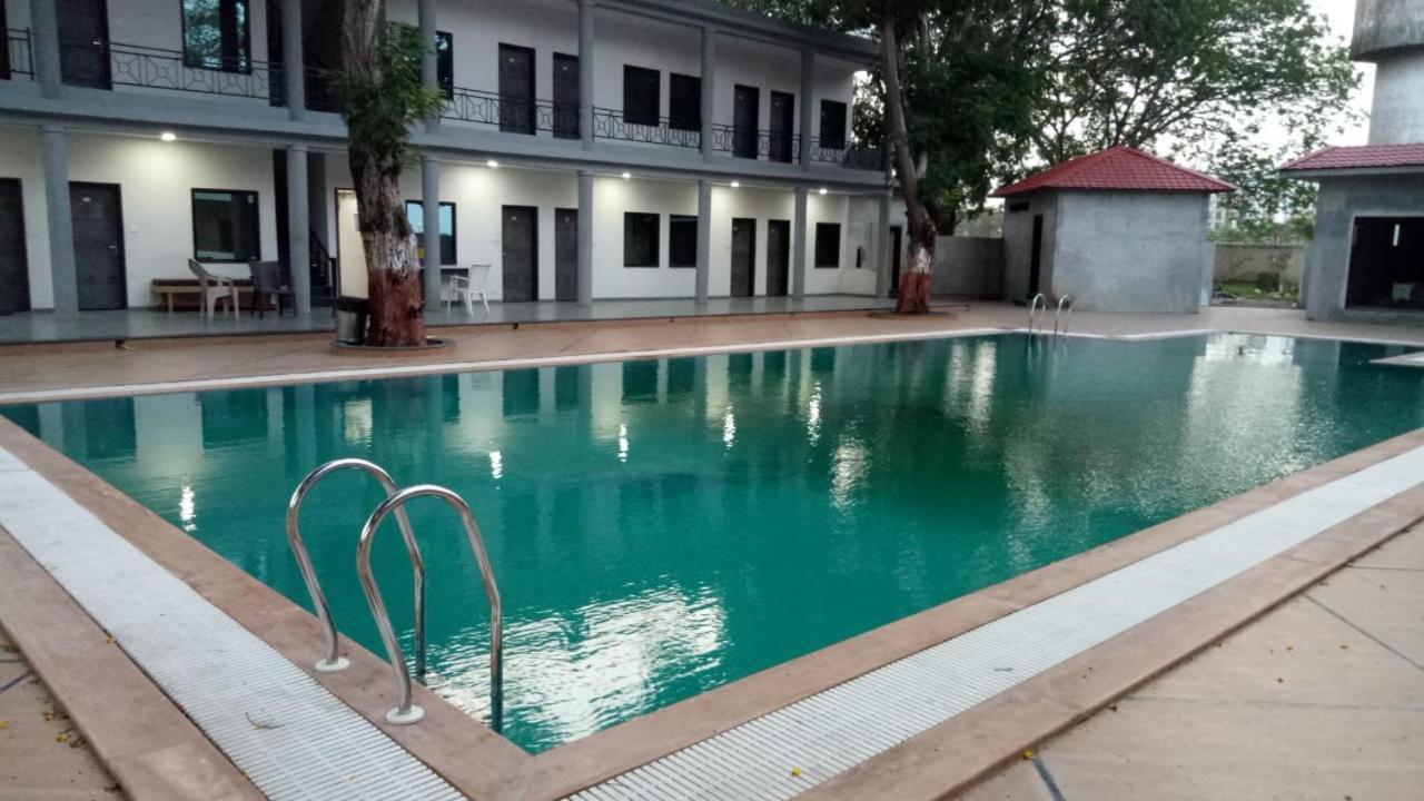 Laxmi Film City Resort Vadódara Exteriér fotografie