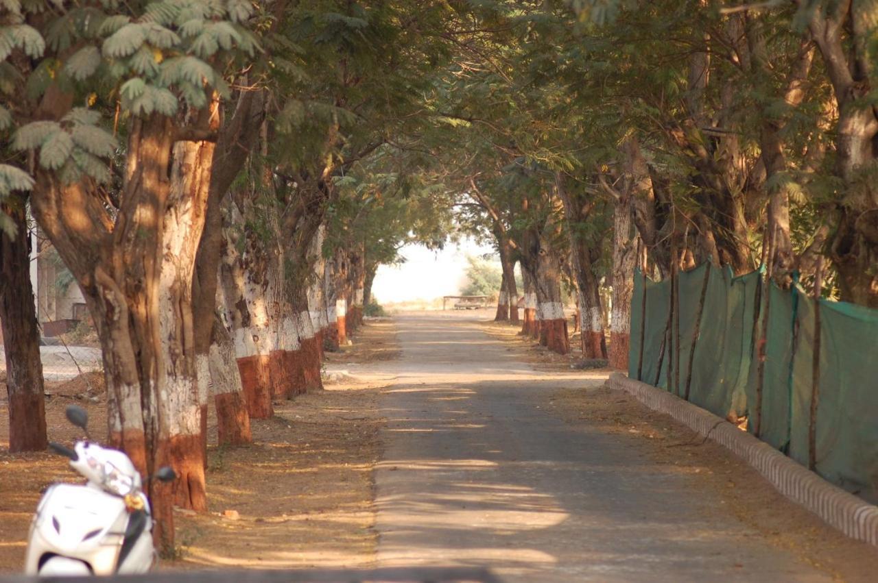 Laxmi Film City Resort Vadódara Exteriér fotografie