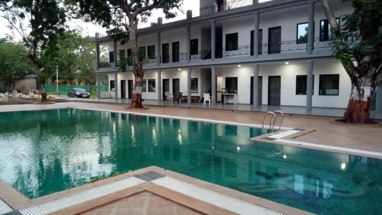 Laxmi Film City Resort Vadódara Exteriér fotografie